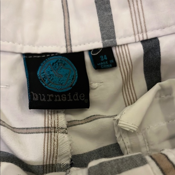 3 Pair Men’s Cream, White Plaid, and Tan Cargo Shorts Lot with Relaxed Fit - Picture 4 of 10